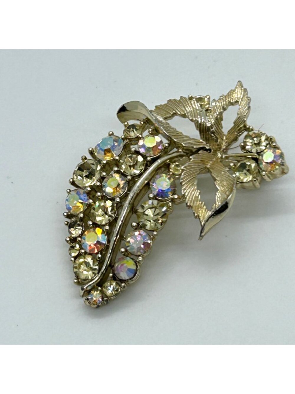 Vintage Lisner Gold Tone Leaf Brooch With Aurora Borealis Rhinestones Signed Pin - Picture 14 of 14